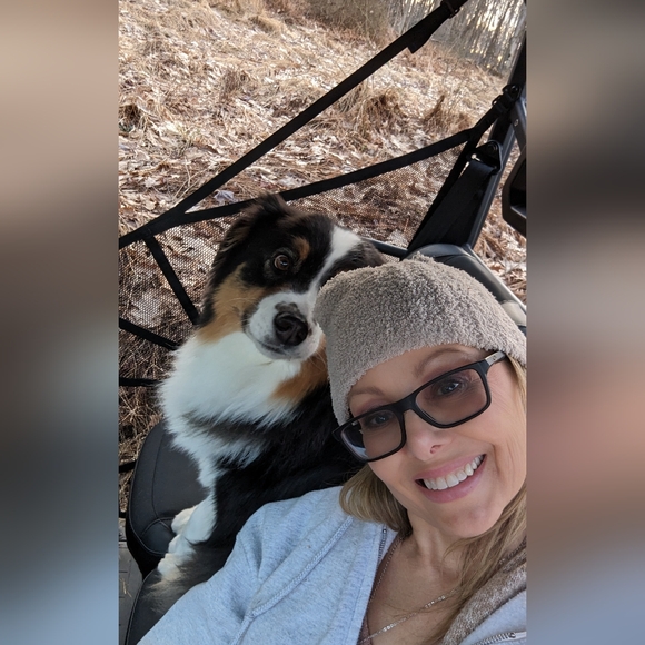 Meet your Posher, Lisa - Picture 1 of 2